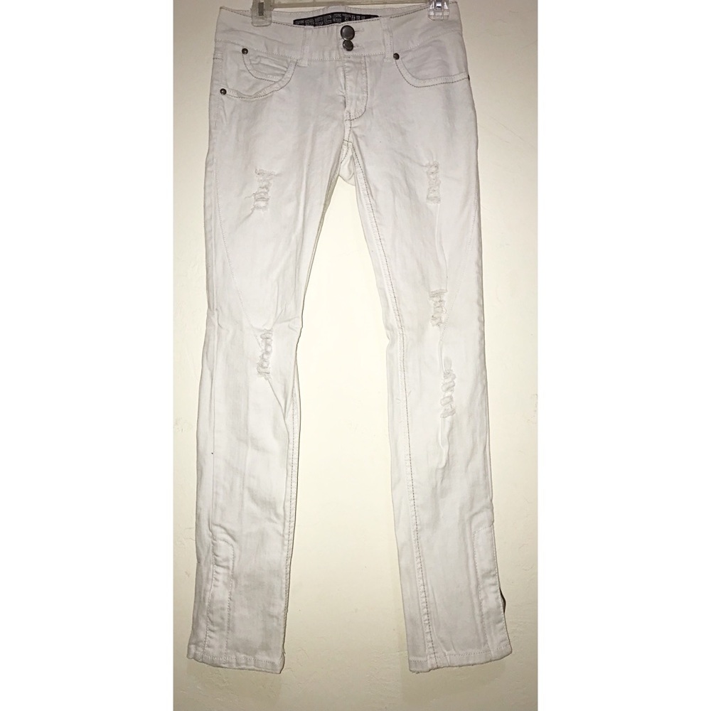 Freestyle distressed jeans